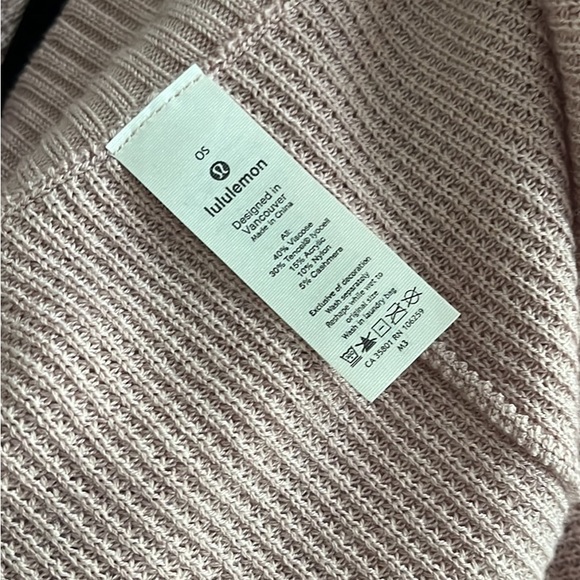 Lululemon Poncho - Picture 5 of 5